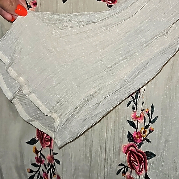 Umgee Cream Embroidered Dress Size Large - Picture 5 of 7